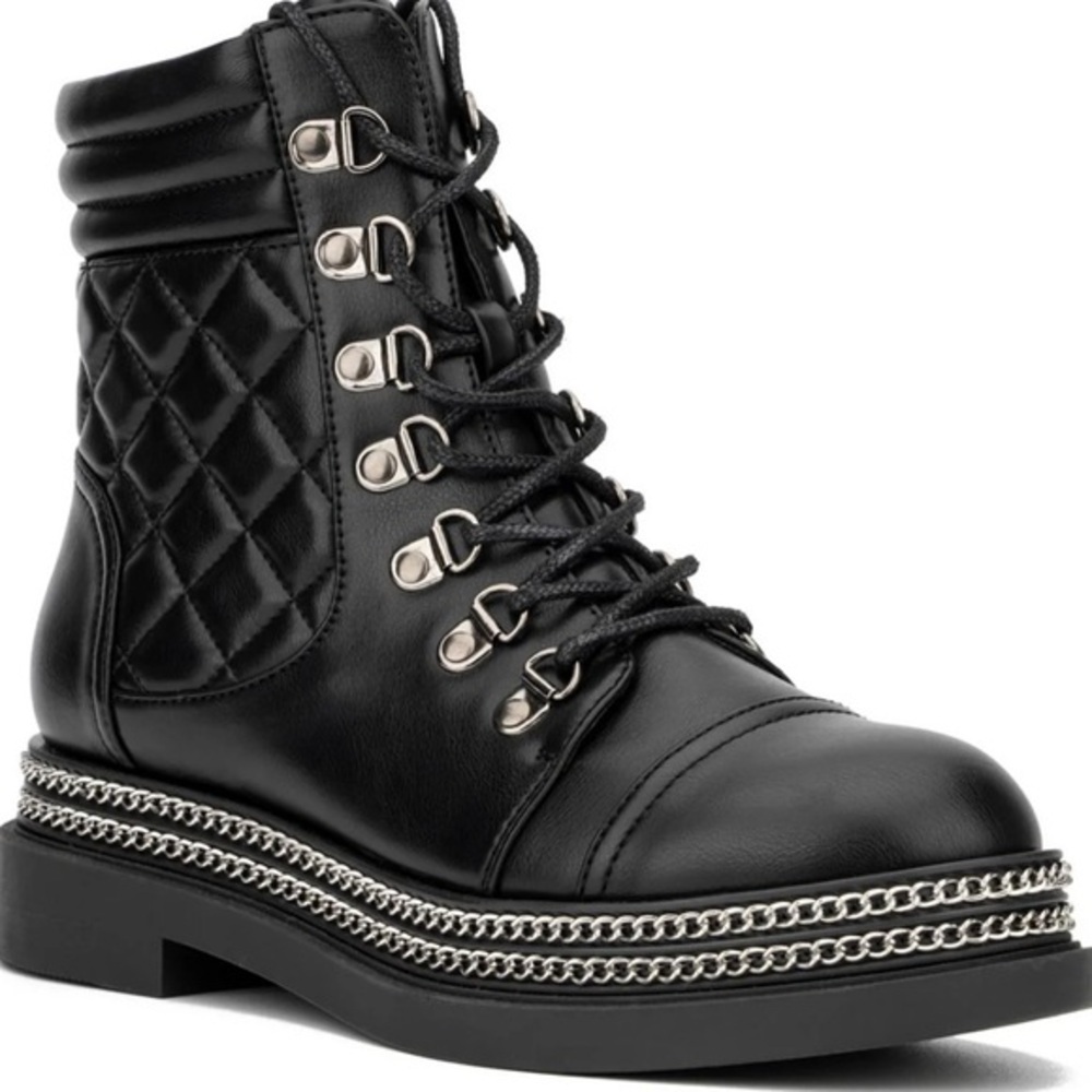 New York & Company boot Katelynn Faux Leather Chain Combat Moto Shoe Size 7.5